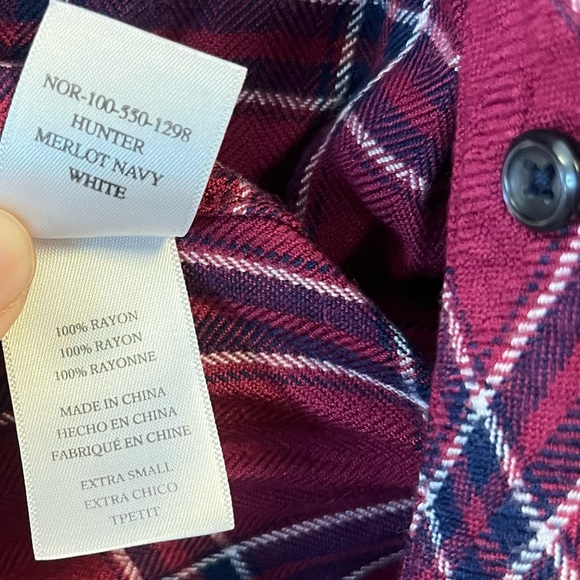 Rails Button Up Hunter Plaid Shirt in Merlot Navy White Sz XS EUC Red Blue - Picture 12 of 13